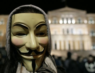 Οι Anonymous Greece «επέστρεψαν»: Χάκαραν κυβερνητικές ιστοσελίδες